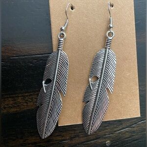 Antique Silver Feather Dangle Earrings – Boho Festival Statement Jewelry